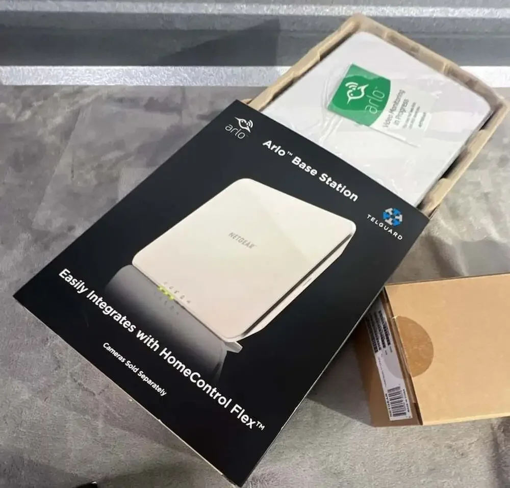 Netgear Arlo Wire-Free HD Camera and Base Station System. NOT TESTED.